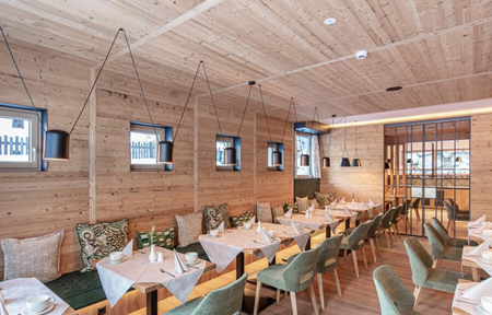 Hotel Urbanhof slide 4