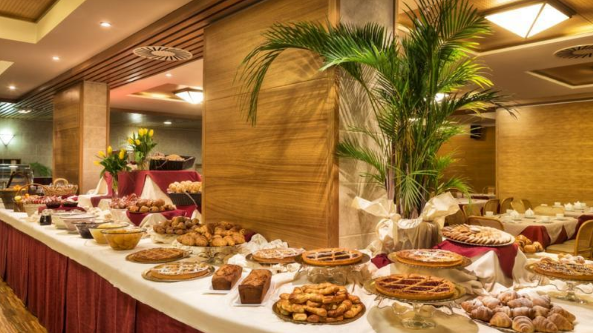 Club Hotel Regina e Fassa  slide 3