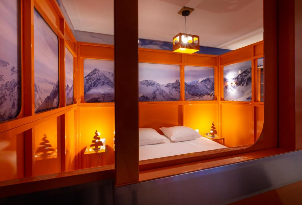 Base Camp Lodge slide 3