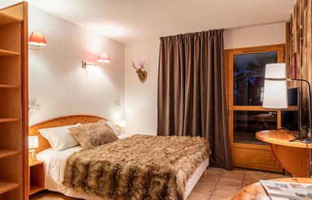 Hotel L'Ecrin des Neiges  slide 2