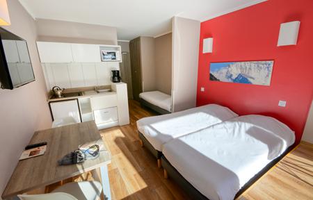 SOWELL RESIDENCES New Chastillon slide 2