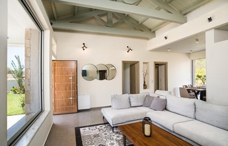 Three Stars Villas slide 4