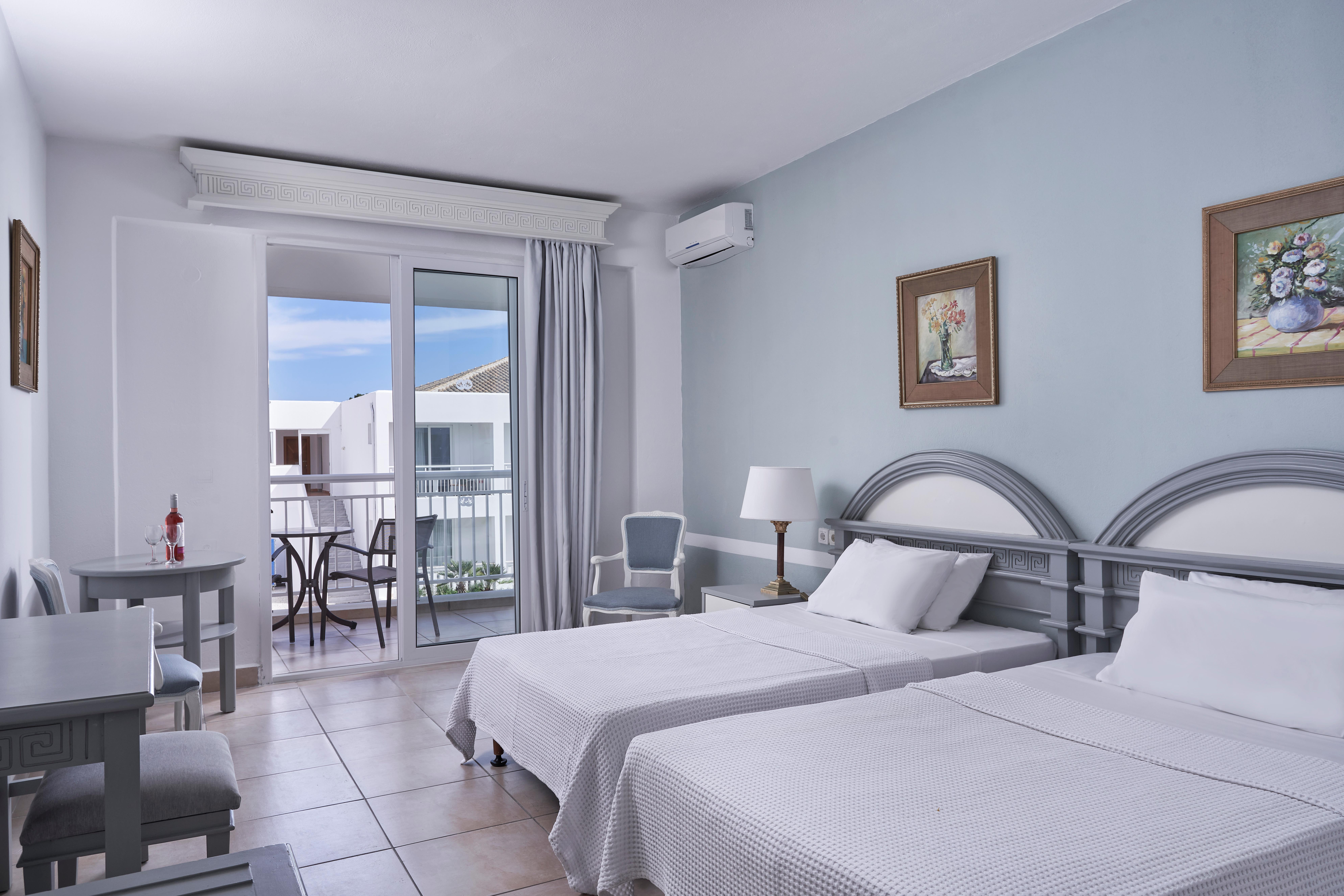 Sandy Beach Resort slide 3