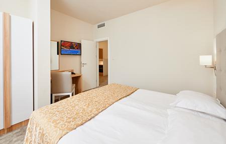 Hotel Laguna Park & Aqua Club slide 5