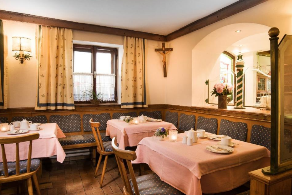 Landhotel Steindlwirt - seng og morgenmad slide 3