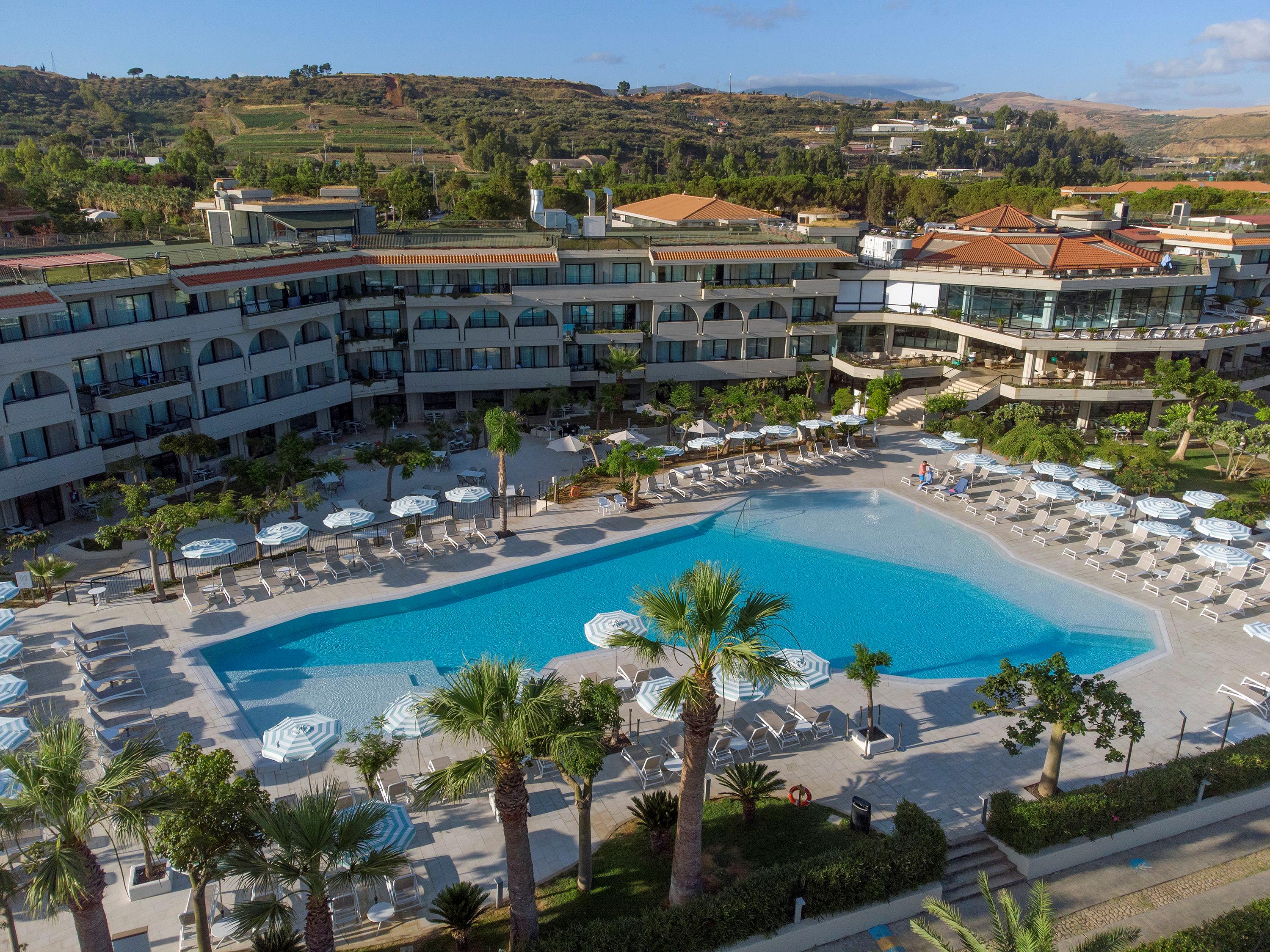 Grand Palladium Sicilia Resort & Signature Level slide 2