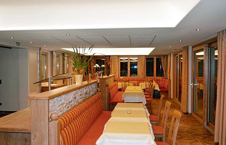 Hotel Kristall - Halvpension slide 3