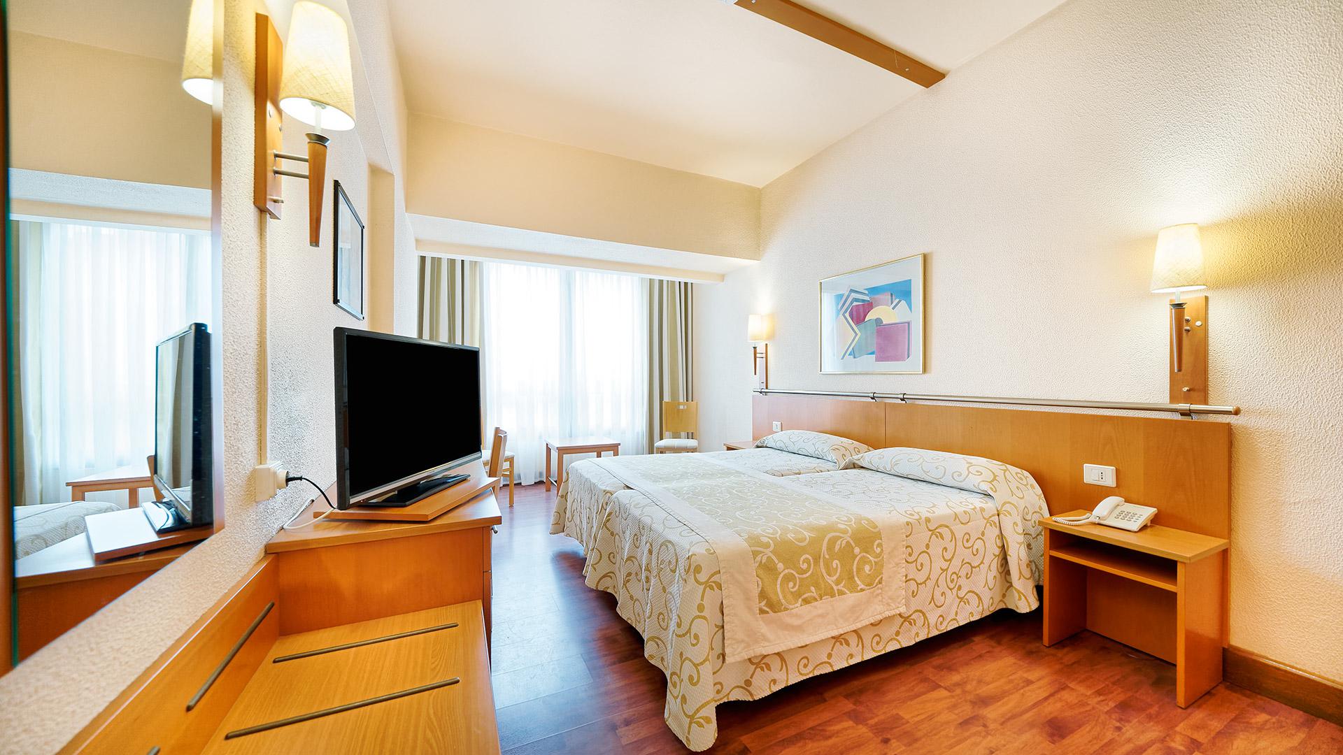 Bull Astoria slide 3