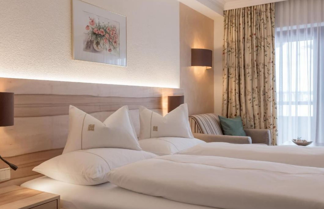 Hotel Madelaine slide 2