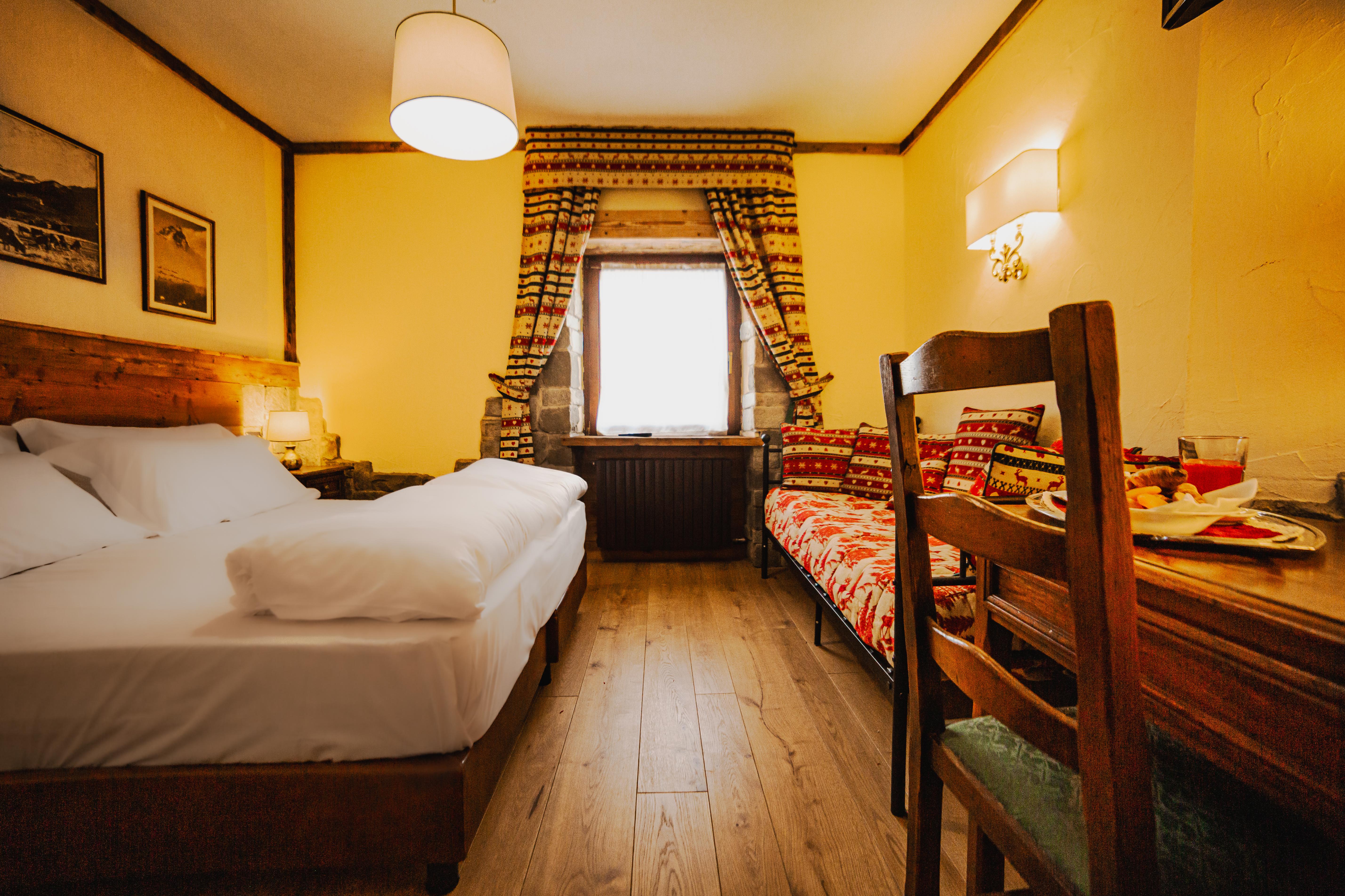 Hotel Jumeaux slide 3