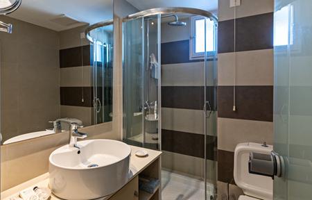 Hotel Pearl Beach slide 5