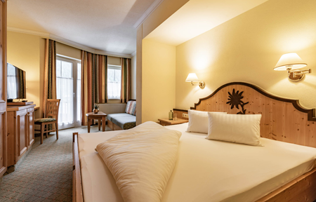 Hotel Berghof slide 4