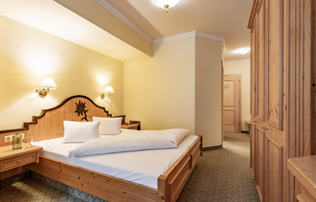 Hotel Berghof slide 3