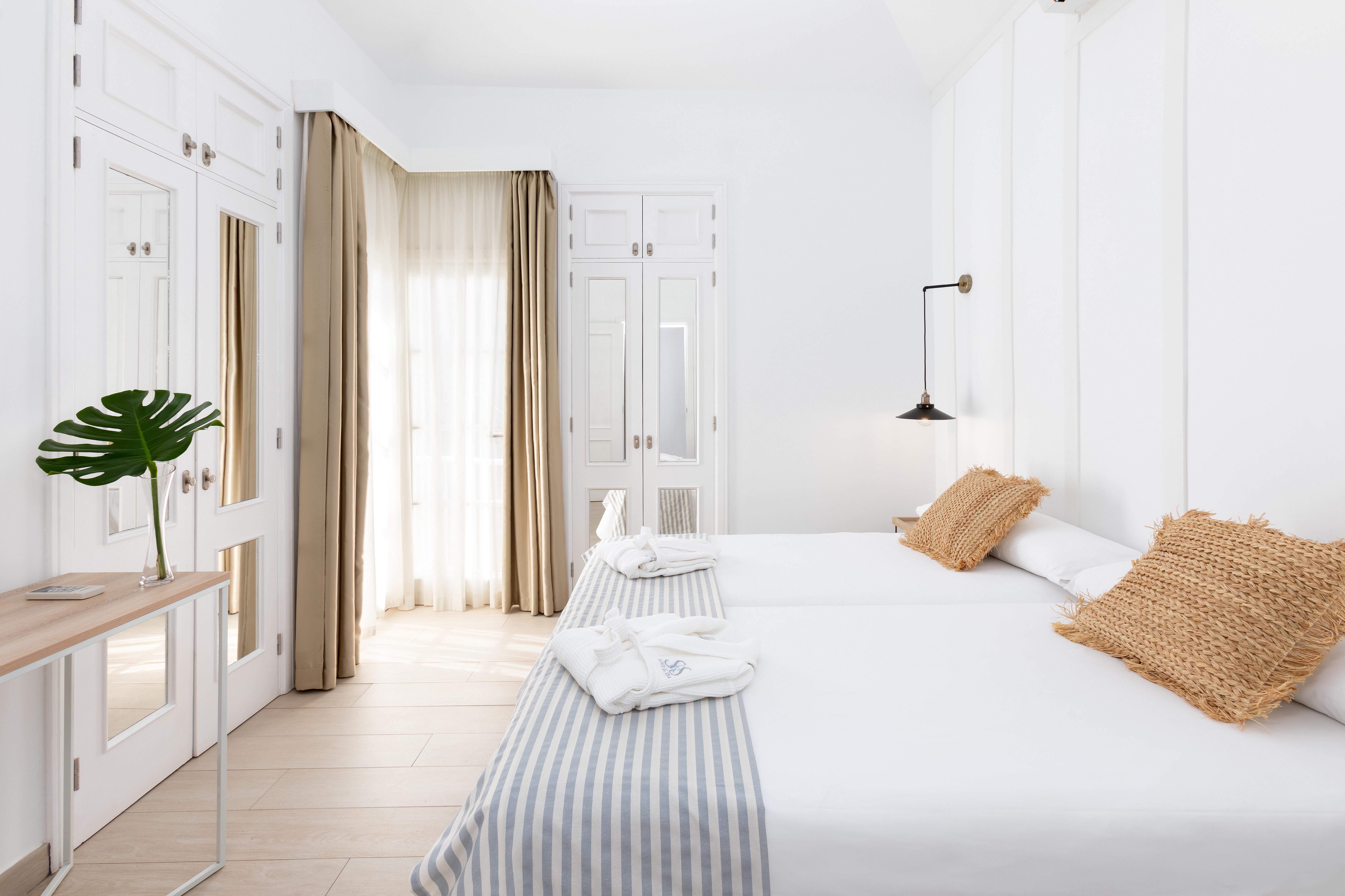 Lagos de Fañabe Beach Resort slide 3