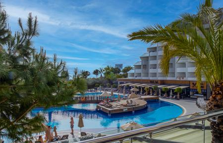 Hotel Long Beach Resort slide 2