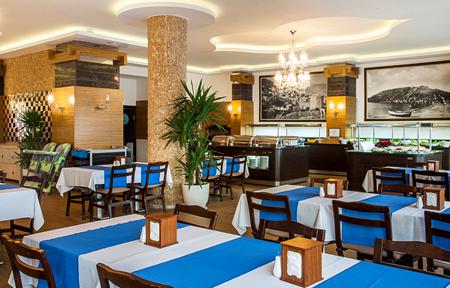 Hotel Parador Beach slide 3