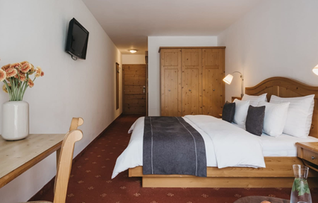 VAYA Zell am See  slide 3