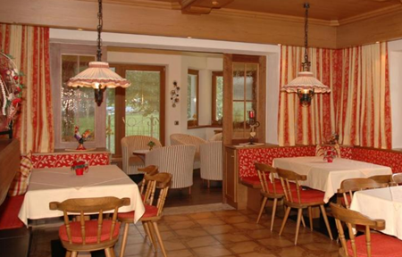 Hotel Garni Almhof slide 4