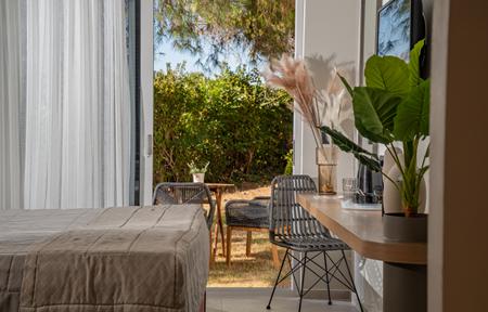 Hotel Amaryllis slide 4