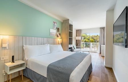 Barcelo Ponent Beach slide 5