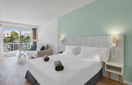 Barcelo Ponent Beach slide 4