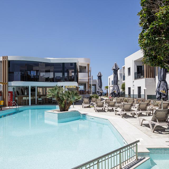 Golden Bay Hotel & Bungalows - billede 2