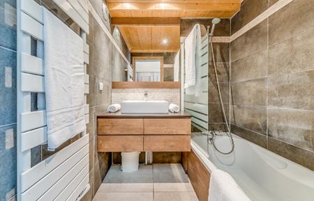 Chalet Annapurna Lodge slide 3