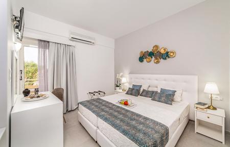 Hotel Roxani slide 3