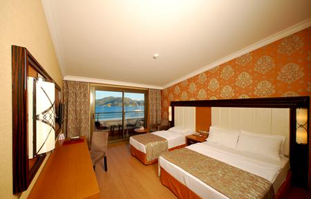 Hotel Golden Rock Beach slide 4