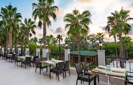 Hotel Royal Atlantis Beach slide 5