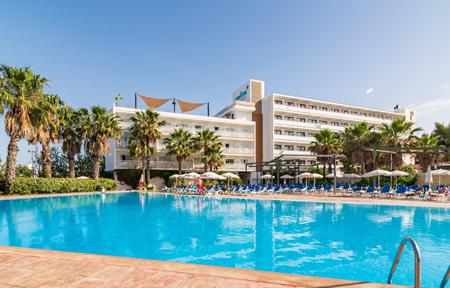 Hôtel Azuline Bergantin slide 1