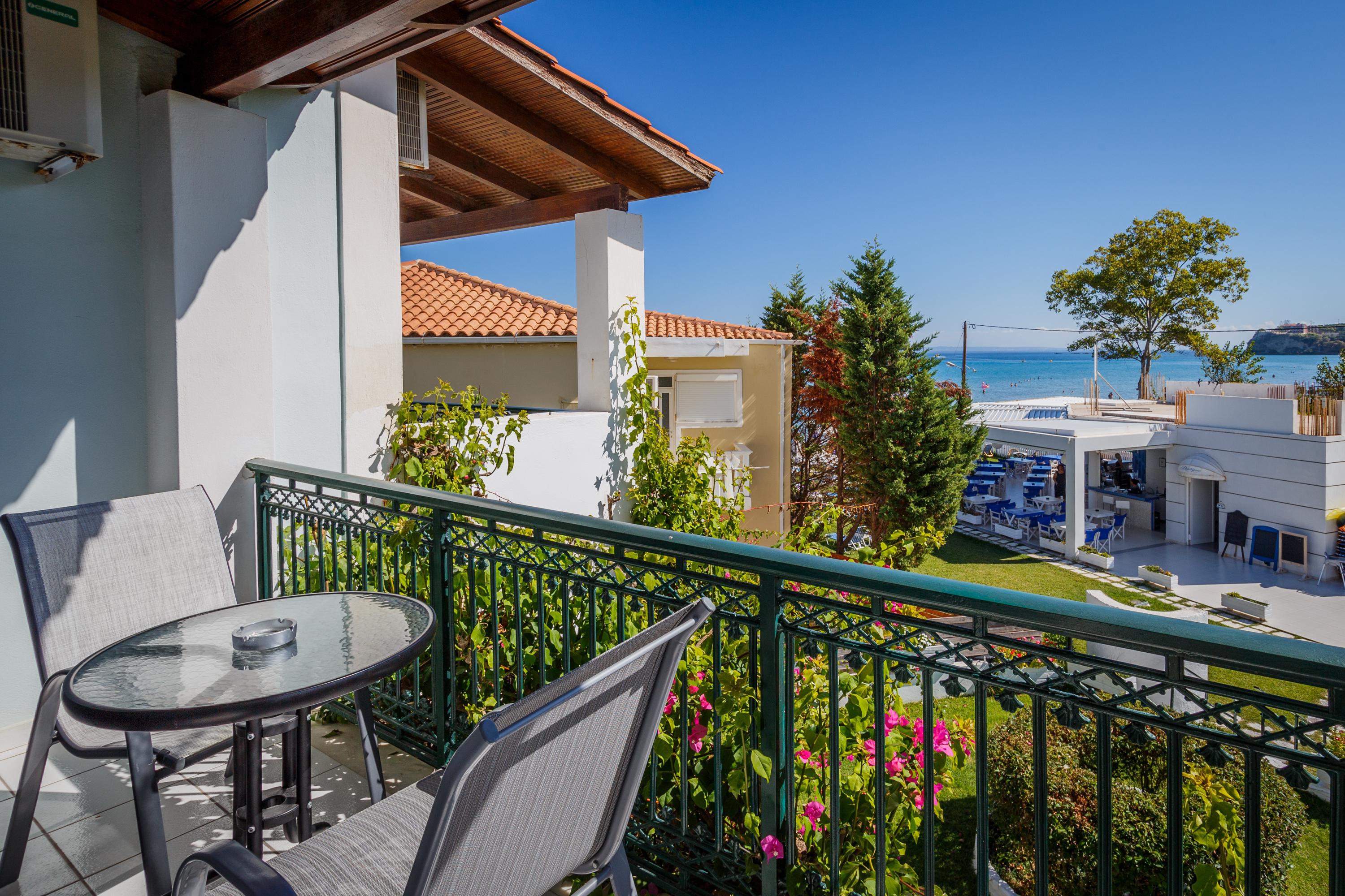 Hotel Paradise slide 2