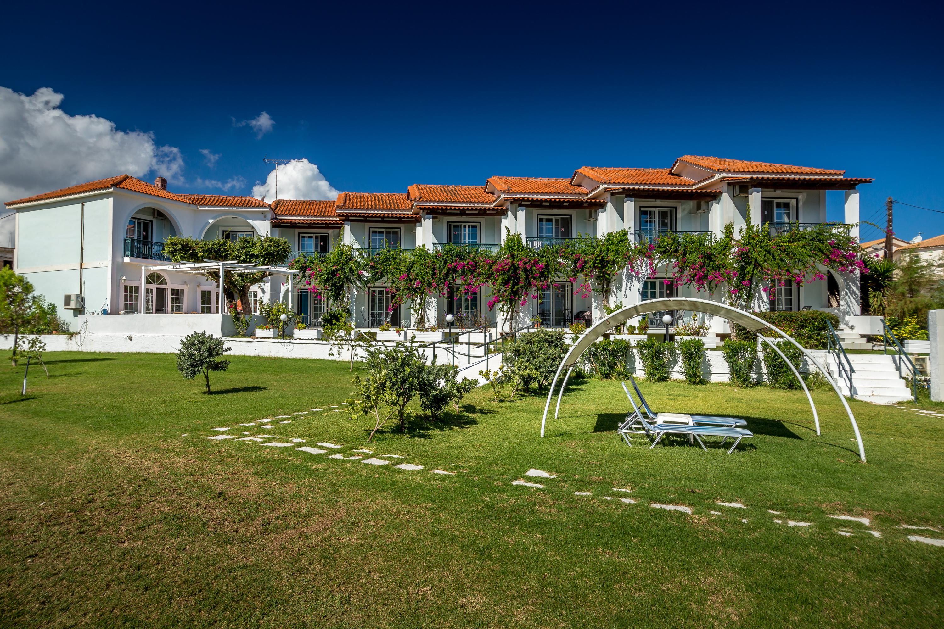 Hotel Paradise slide 3