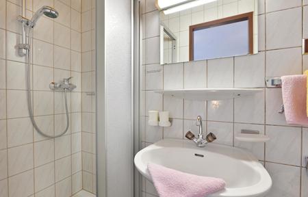 Pension Maximillian slide 3