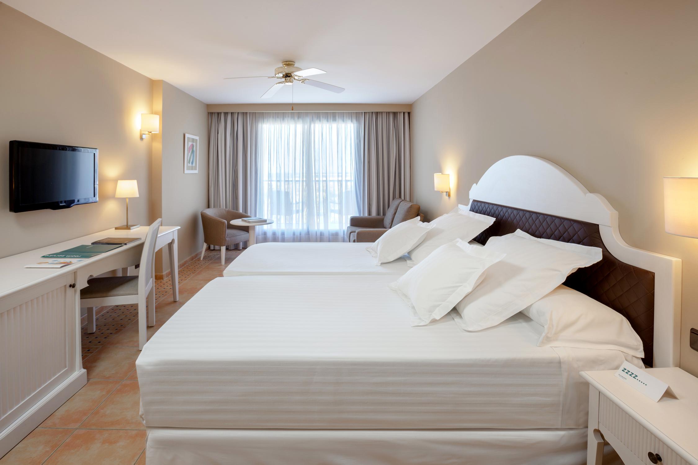 Hotel Occidental Isla Cristina slide 3