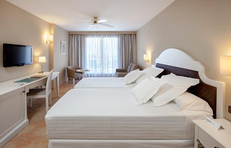 Hotel Occidental Isla Cristina slide 3