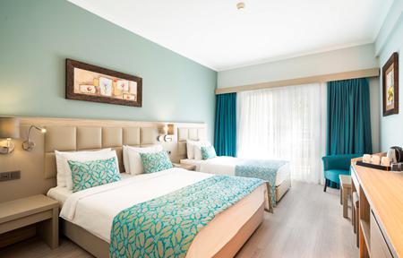 Hotel Aqua Fantasy Aquapark & Spa slide 3