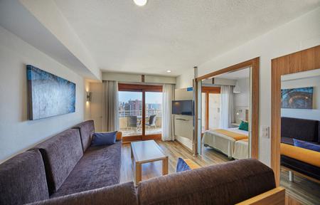 Sandos Benidorm Suites slide 5