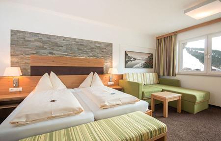 Hotel Alpenwelt slide 2