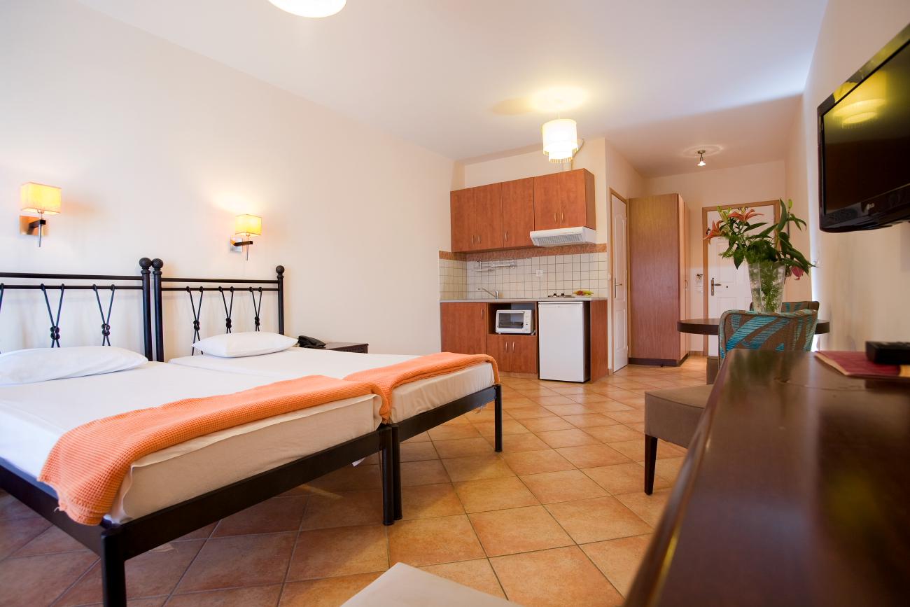 Athesis Hotel Apartments (tidligere Iris)  slide 3