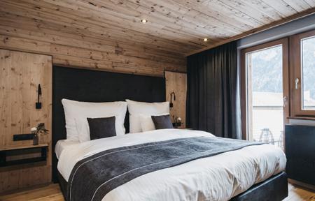 VAYA Pfunds  slide 3