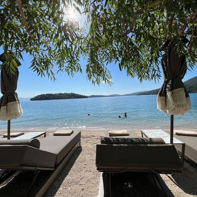 Eva Beach Hotel