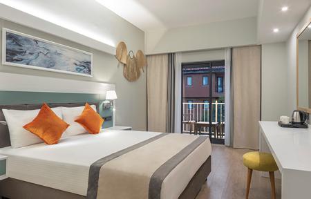 Arcanus Hotels Trendline Resort Side slide 2