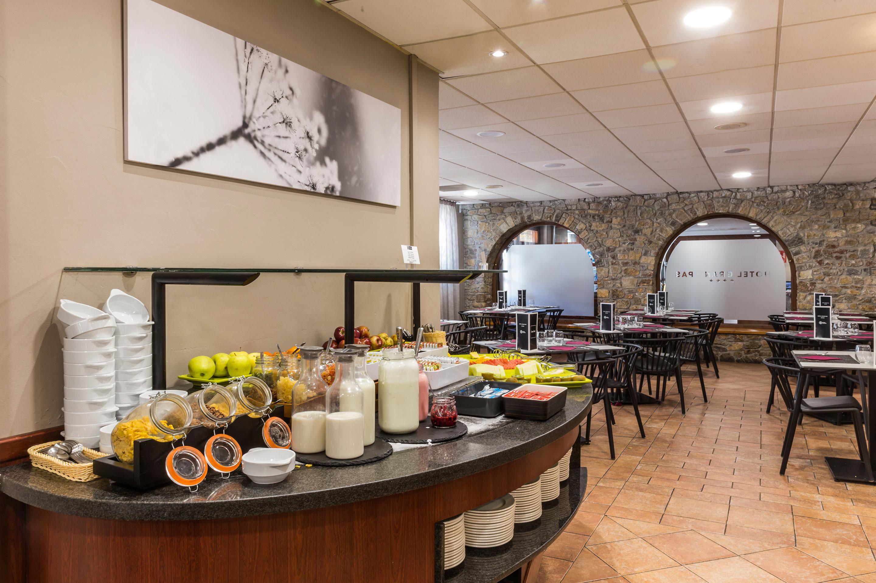 Hotel Grand Pas slide 4