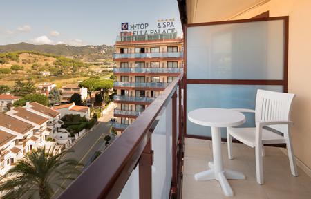Hotel htop Calella Palace slide 5