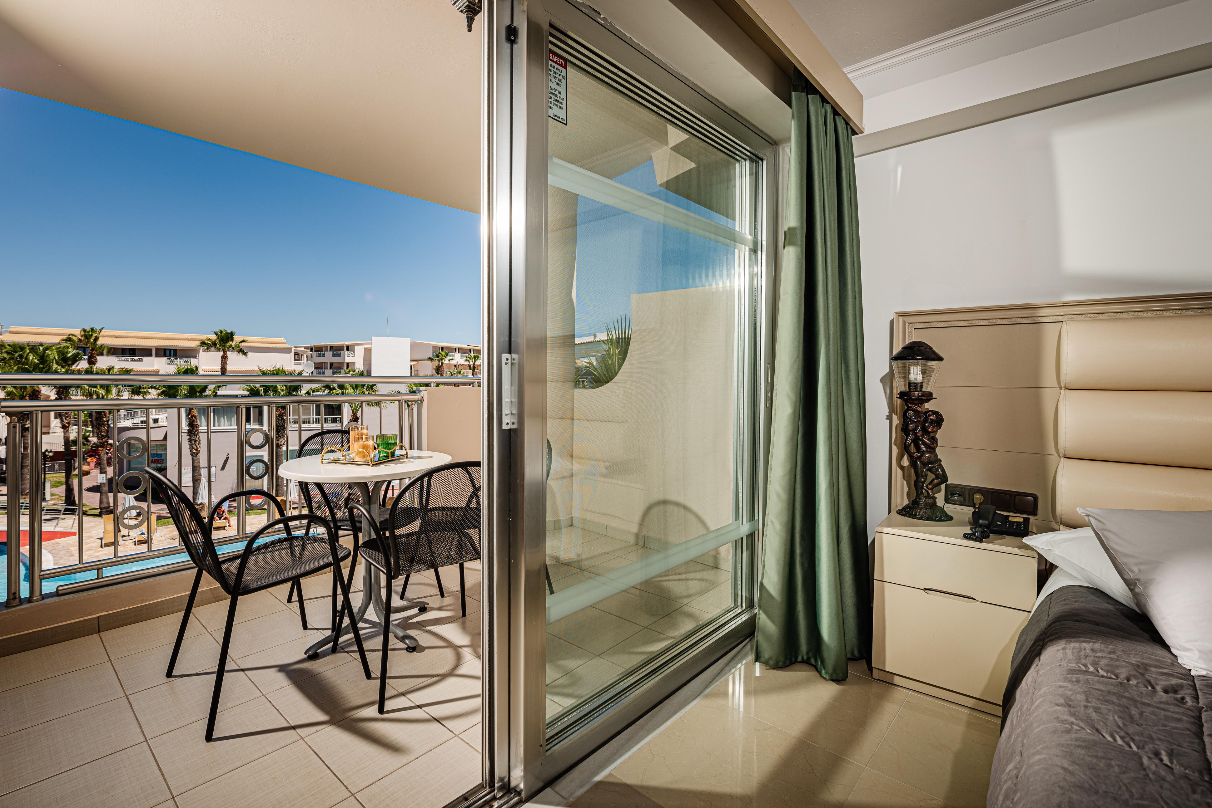 Caretta Beach Hotel & Waterpark  slide 5