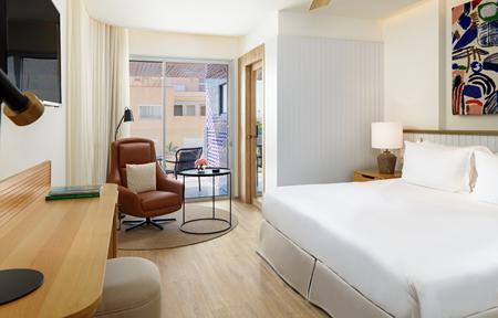 Hotel H10 Croma Malaga slide 3