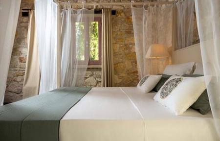 Petrino Eco Village slide 2