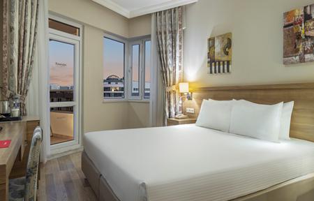 Hotel Ramada Resort Lara slide 3