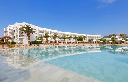 Grand Palladium Select Palace Ibiza slide 1